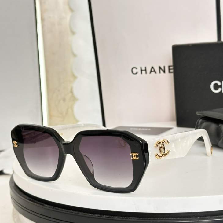 Picture of Chanel Sunglasses _SKUfw76721494fw
